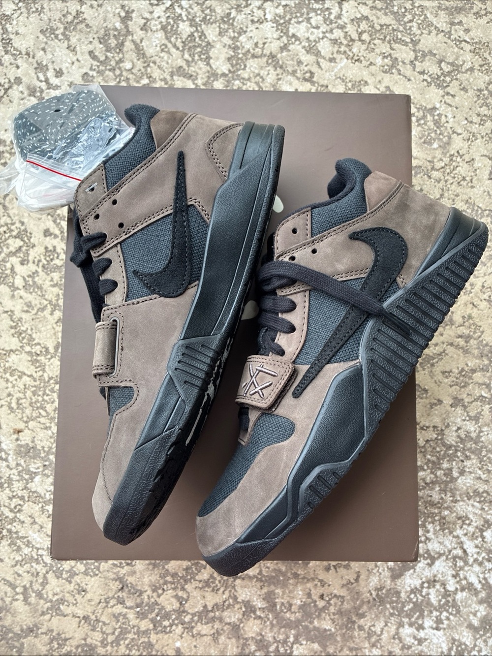 Brand New with extra laces and Cactus Jack dust bag. Jordan Jumpman Jack TR. 9.5